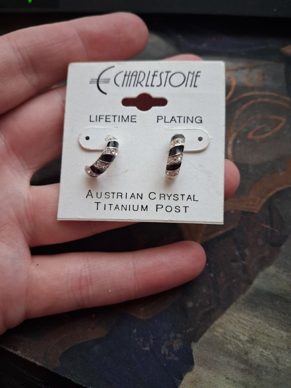 Charlestone mini hoop earrings